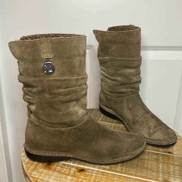 Stuart Weitzman Shoes - Stuart Weitzman Taupe Suede Slouch Fleece Ankle Boots Size 7.5 Brown Faux Fur